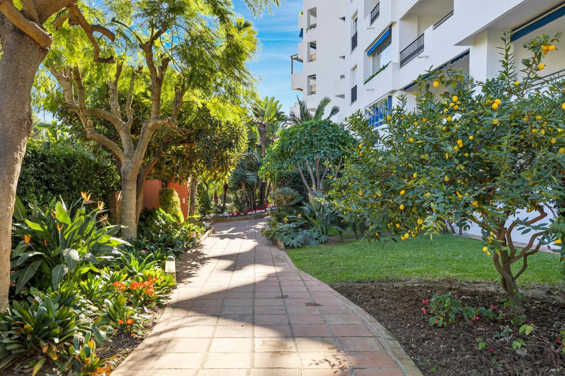 2 Bedroom Apartment in Medina Garden - Puerto Banús Marbella Exterior foto